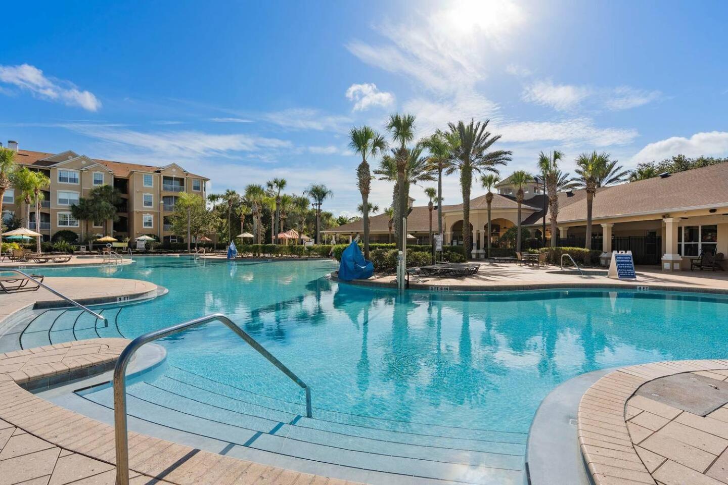 Luxury 3br Retreat Apartment *
